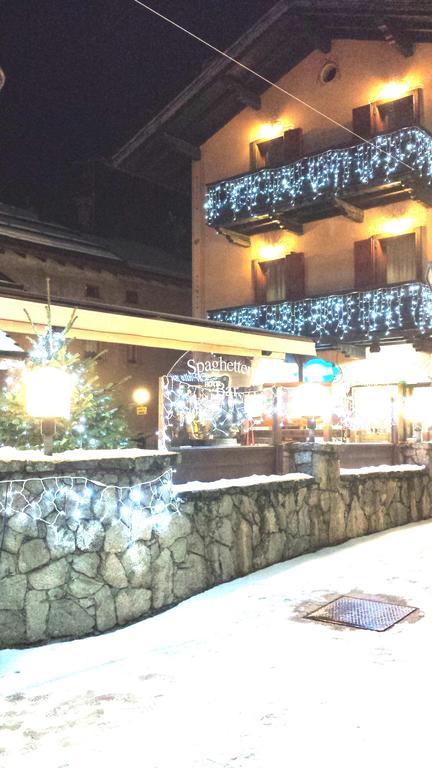 Hotel La Baita Ливиньо Экстерьер фото