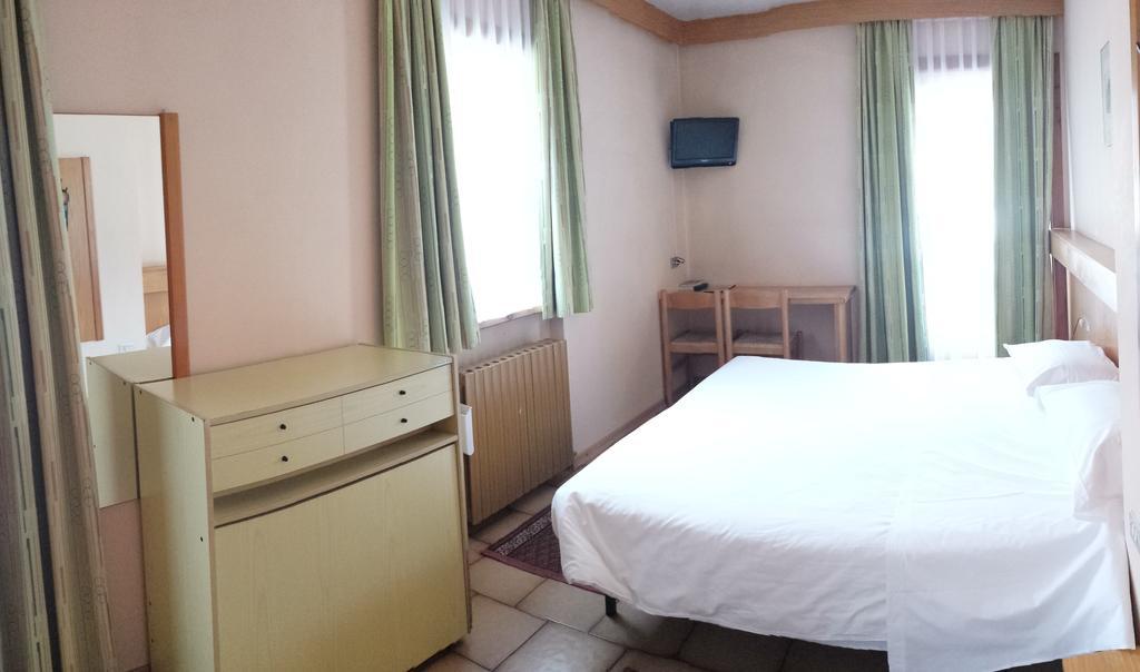 Hotel La Baita Ливиньо Номер фото